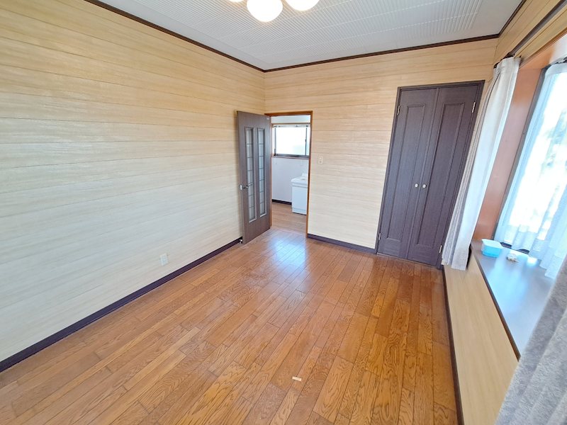 足利市野田町　中古住宅  内観写真（リビング以外の居室）