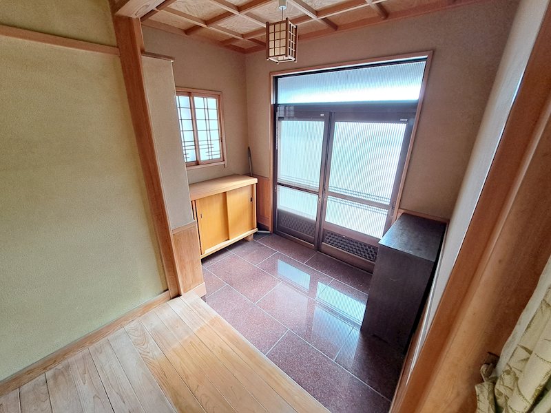 足利市野田町　中古住宅  現地写真（玄関）