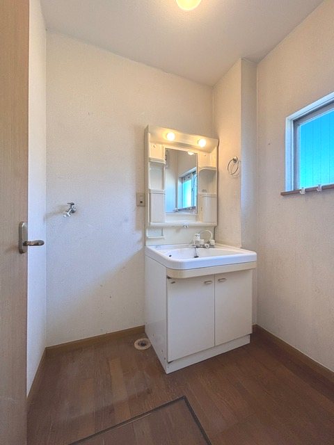 富岡市田篠　中古住宅 内観写真（洗面台・洗面所）