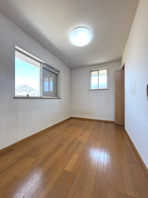 富岡市田篠　中古住宅 内観写真（リビング以外の居室）