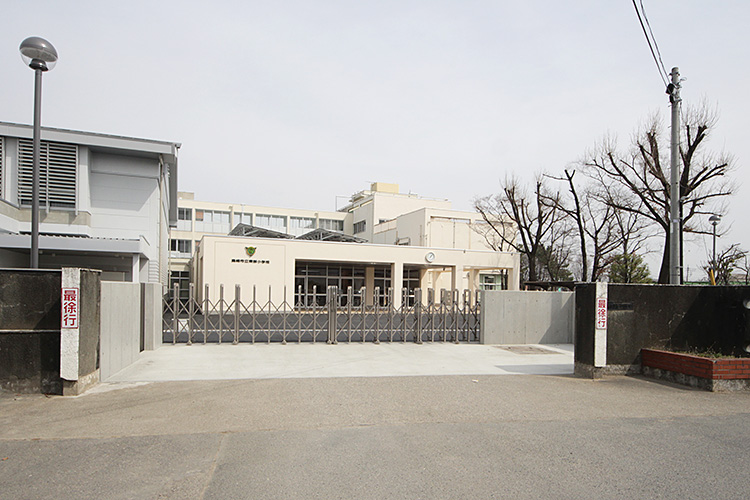 高崎市貝沢町　中古住宅 小学校