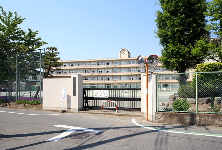 高崎市貝沢町　中古住宅 中学校