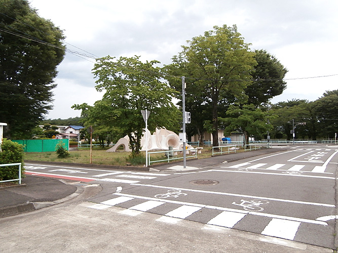 高崎市片岡町三丁目　中古住宅 公園