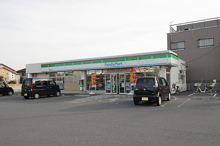 高崎市飯塚町　中古住宅  コンビニ