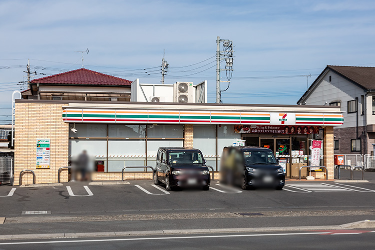 太田市飯塚町　中古住宅 コンビニ