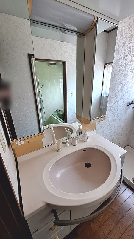 入間市大字小谷田　中古住宅  内観写真（洗面台・洗面所）
