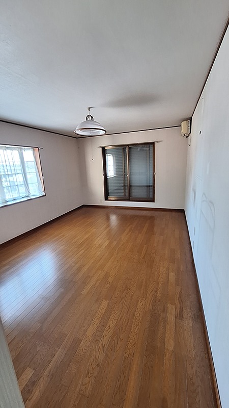 入間市大字小谷田　中古住宅  内観写真（リビング以外の居室）