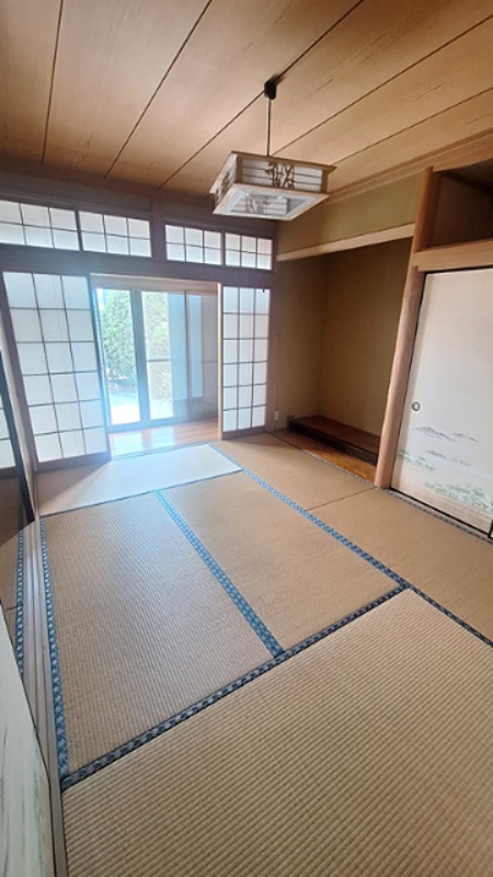 入間市大字小谷田　中古住宅  内観写真（リビング以外の居室）