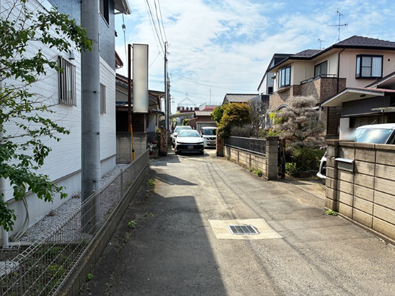 本庄市栄三丁目　土地 現地写真（前面道路含む現地写真）