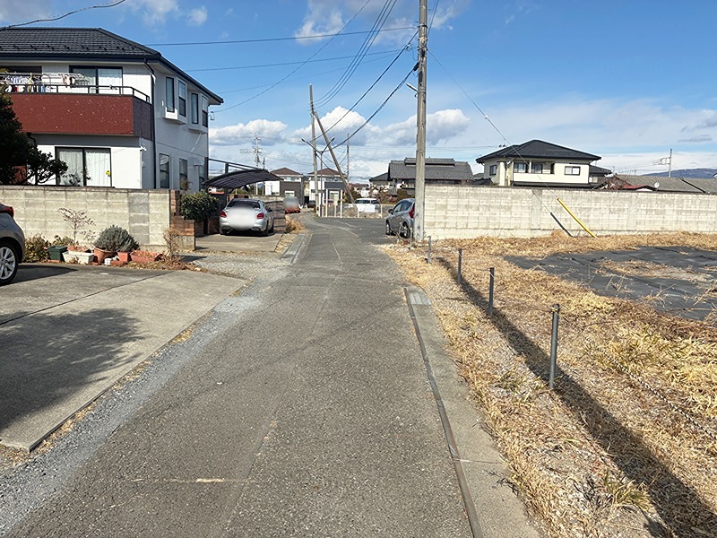 前橋市北代田町　土地 現地写真（前面道路含む現地写真）