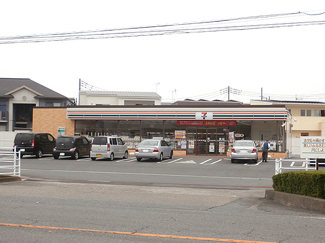 高崎市下之城町　中古住宅 コンビニ