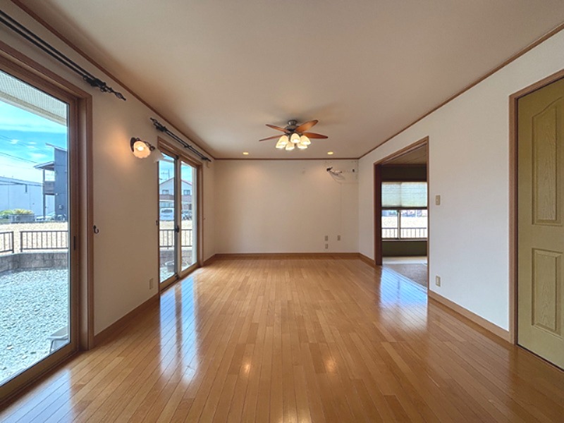 前橋市箱田町　中古住宅 内観写真（リビング）
