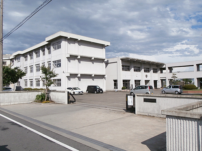 高崎市石原町 中古住宅 中学校