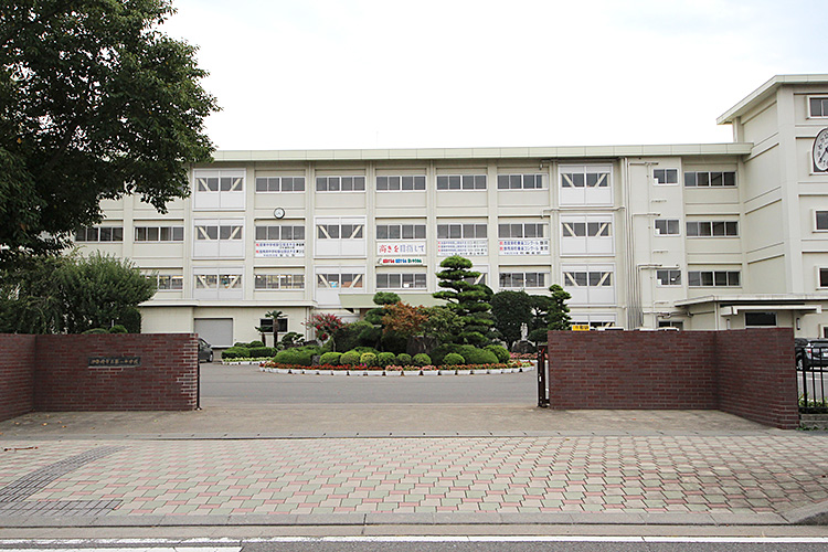 伊勢崎市本町　土地 中学校