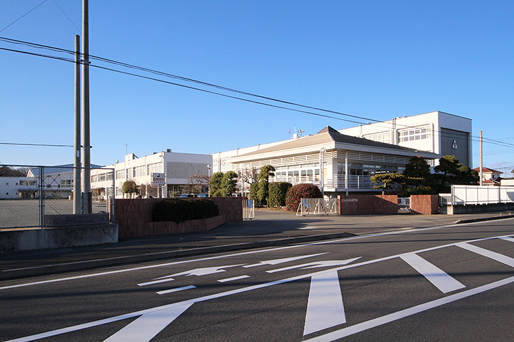 邑楽郡邑楽町新中野　店舗兼住宅 中学校