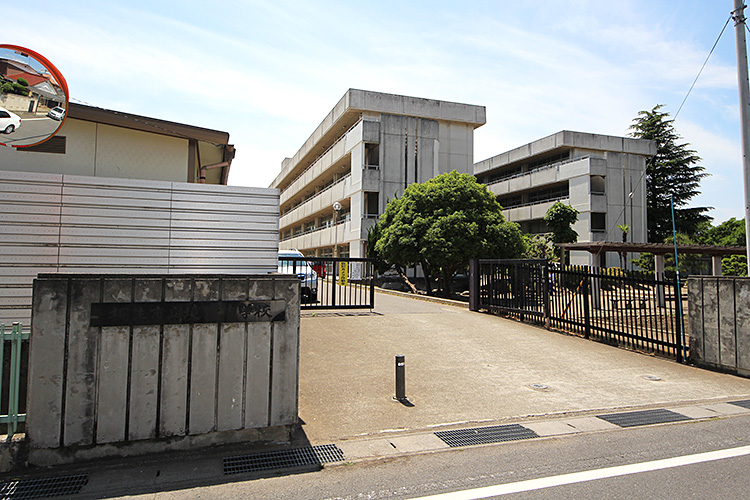 桐生市境野町4丁目　中古住宅 中学校