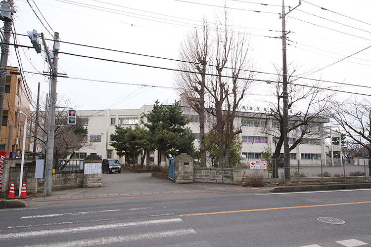 太田市由良町　中古住宅 小学校