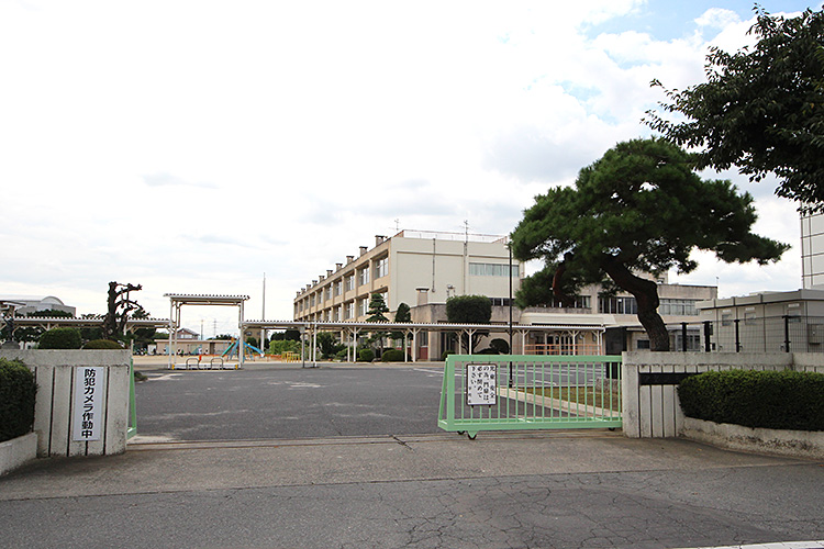 伊勢崎市東本町　土地 小学校