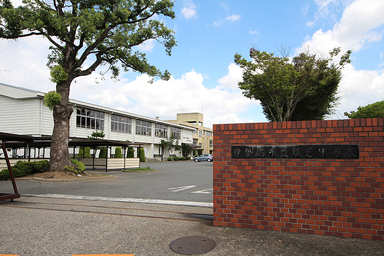 伊勢崎市東本町　土地 中学校