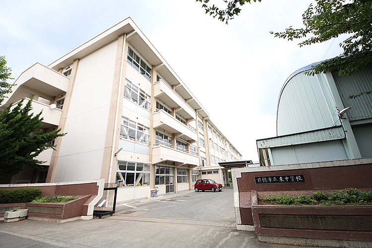 前橋市箱田町　中古住宅 中学校