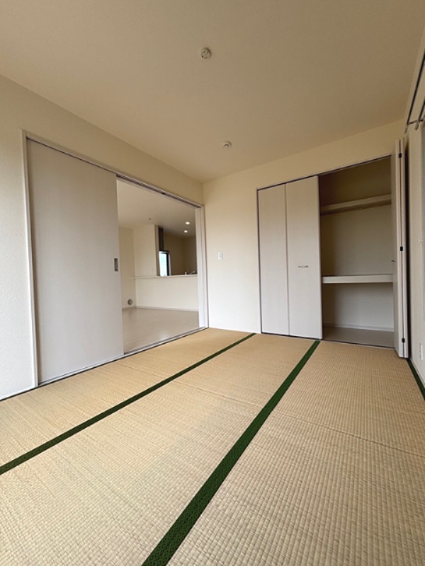 伊勢崎市境保泉　中古住宅  内観写真（リビング以外の居室）