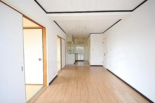 大阪府枚方市中宮西之町 内観写真（リビング）