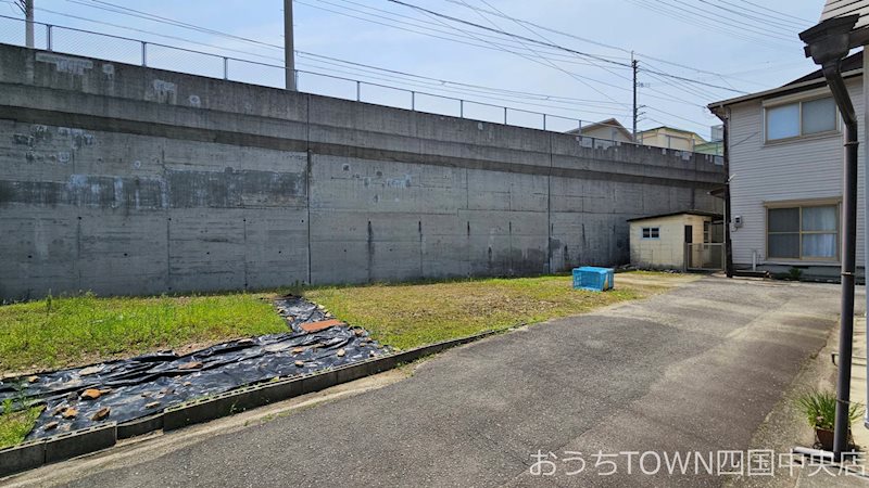 川之江町西新町　土地 その他