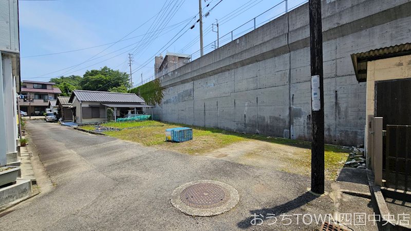 川之江町西新町　土地 その他