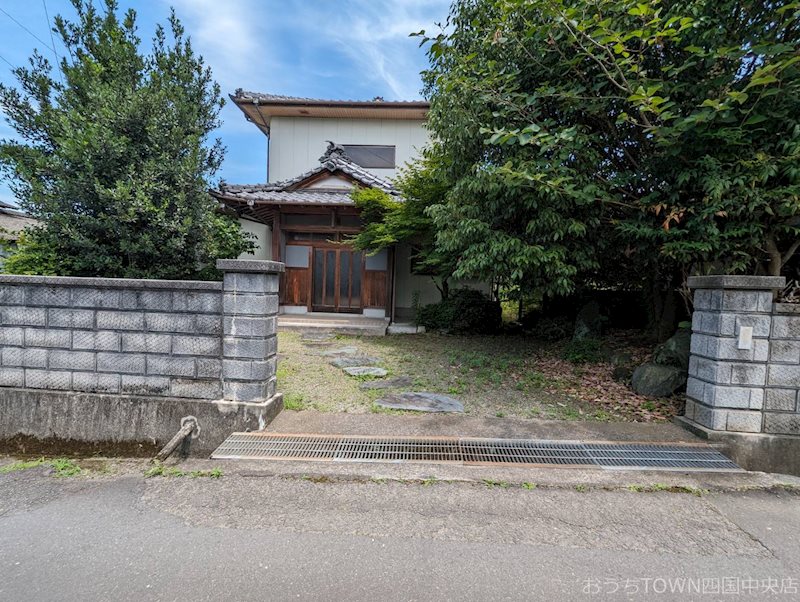 土居町小林　中古 外観写真