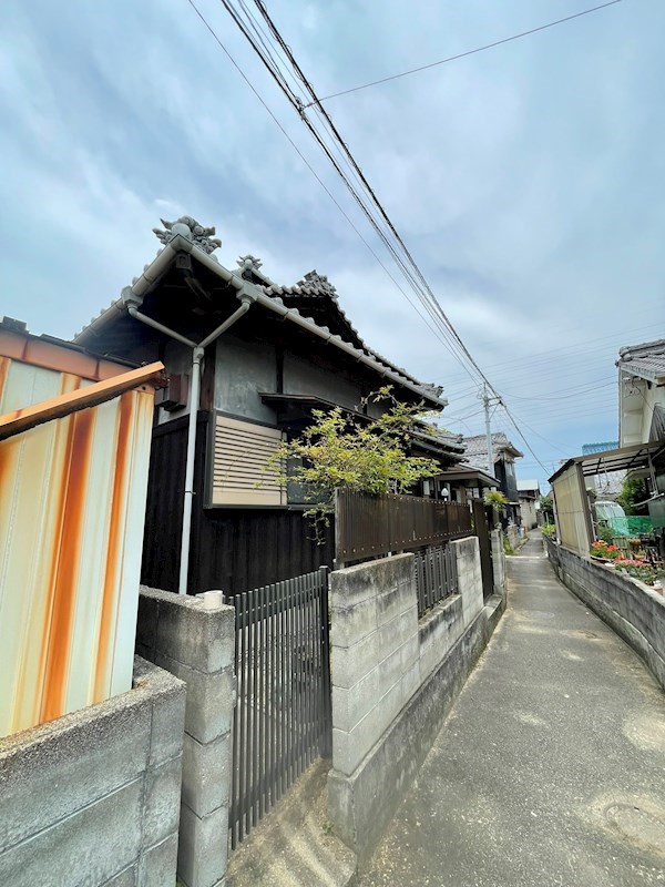 広い家屋　松山市和気町2丁目　戸建 外観写真