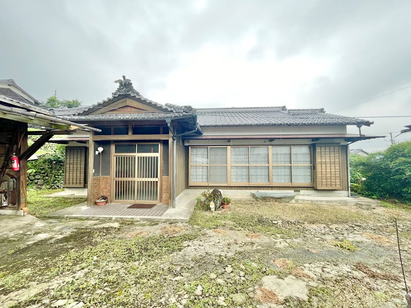 西条市旦之上　中古住宅 外観写真