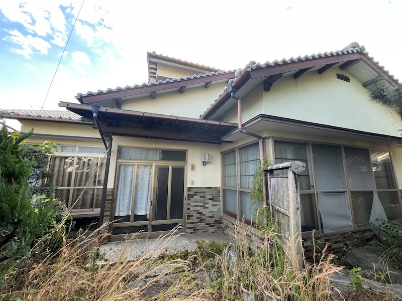 菊間町浜　中古住宅 外観写真