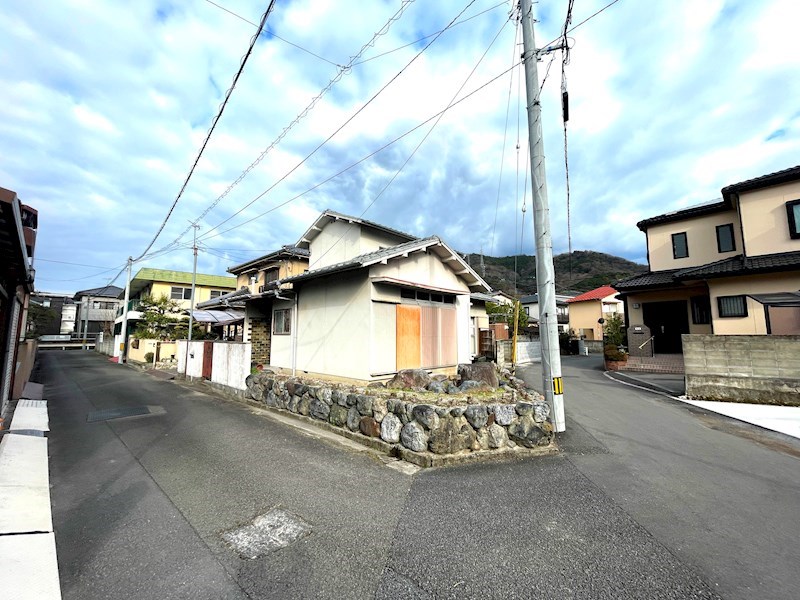 温泉・バス停近く　畑寺３丁目　土地　更地渡し その他