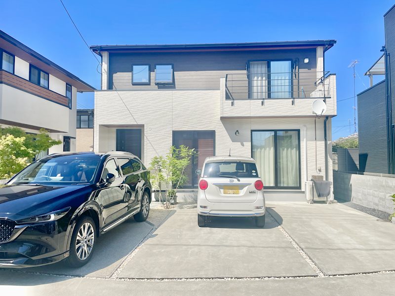 郷本町　中古住宅 外観写真