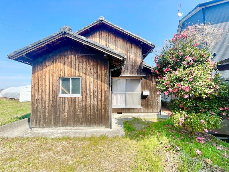 西条市三芳　中古住宅 外観写真