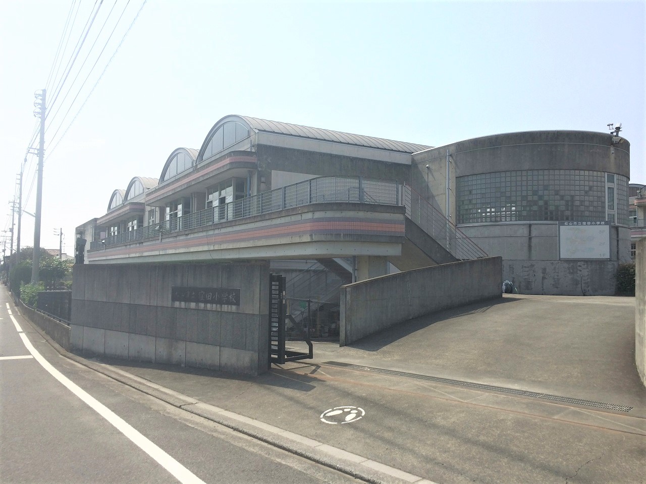 松山市来住町　戸建 周辺画像4