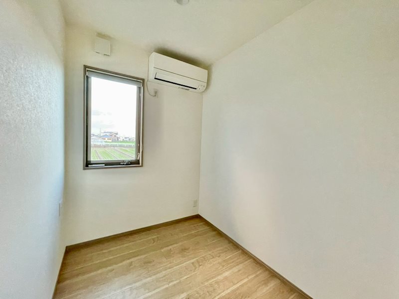 新谷　中古住宅 内観写真（リビング以外の居室）