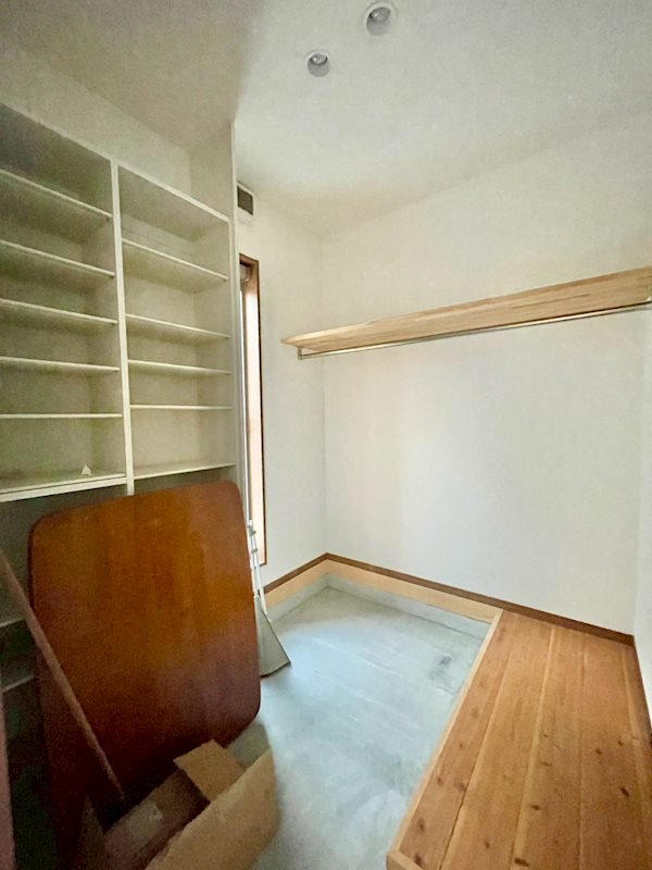 新谷　中古住宅 内観写真（収納）