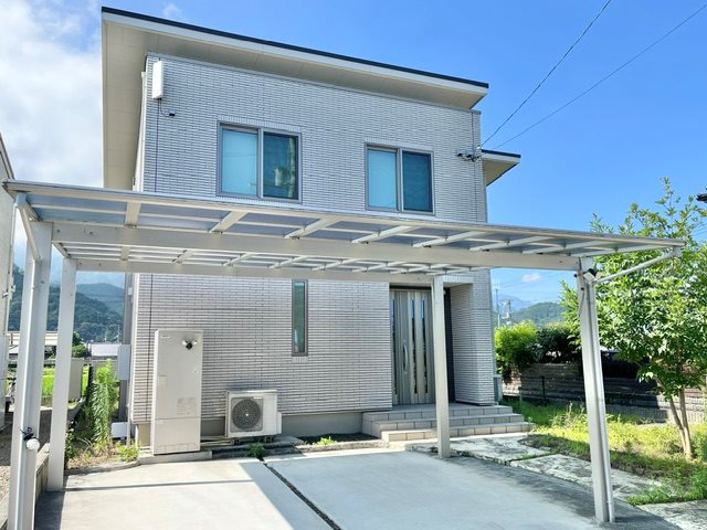 西条市飯岡　中古住宅 外観写真