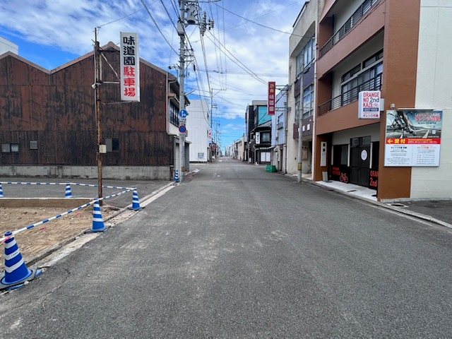共栄町　土地 現地写真（前面道路含む現地写真）