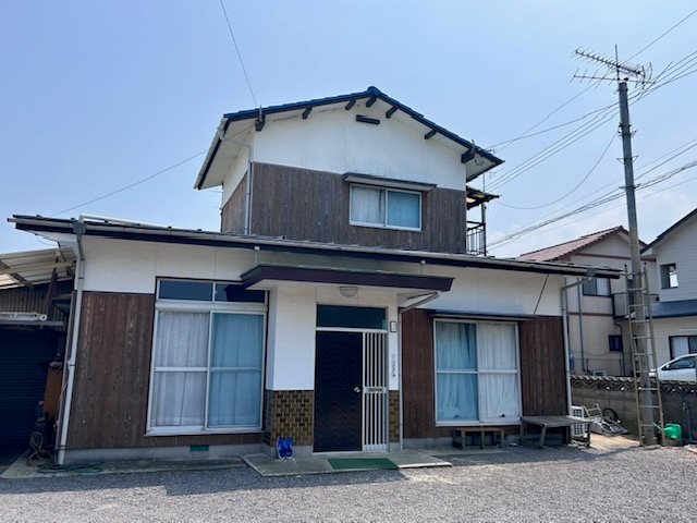西条市実報寺　中古住宅 外観写真