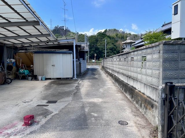 郷桜井　土地 現地写真（前面道路含む現地写真）