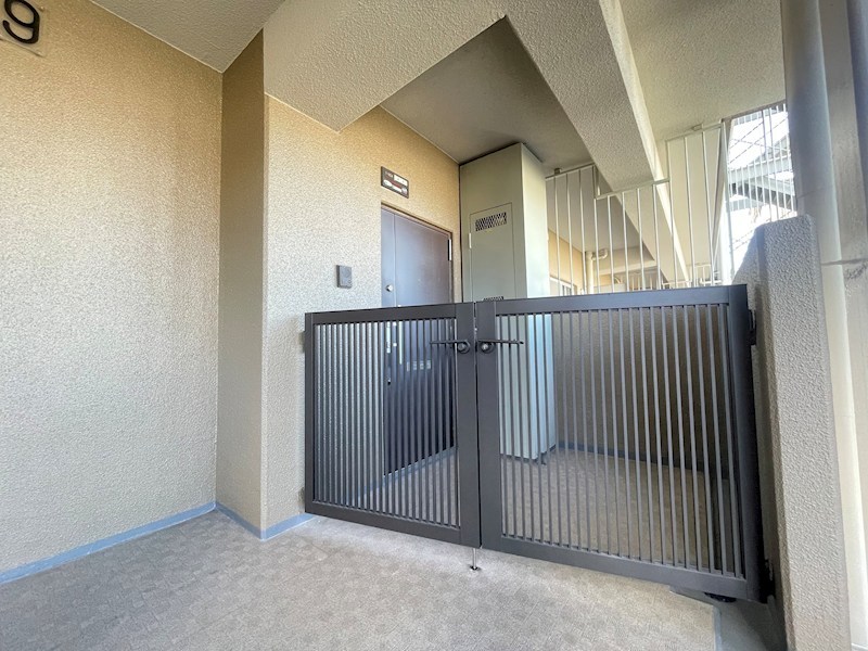 シティハイツ森小路一号棟 現地写真（玄関）