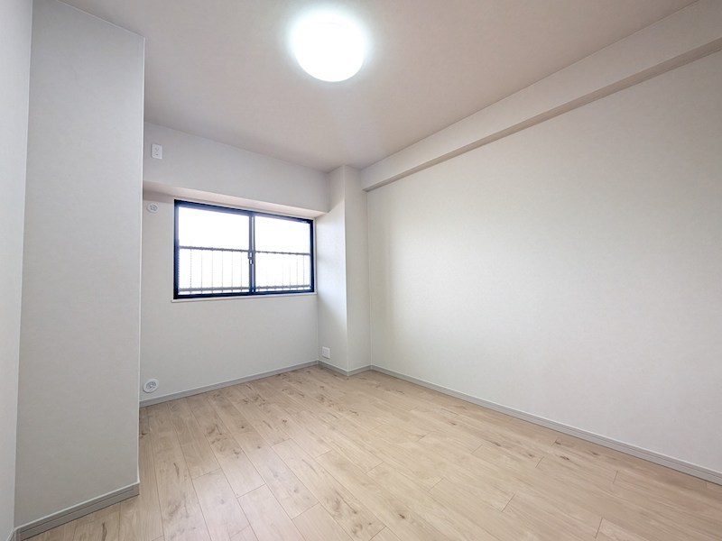 ロイヤルシャトー伊丹行基 内観写真（リビング以外の居室）