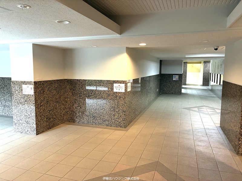 ジェイパーク横濱西谷ルネッサガーデン 共用部写真（エントランス）