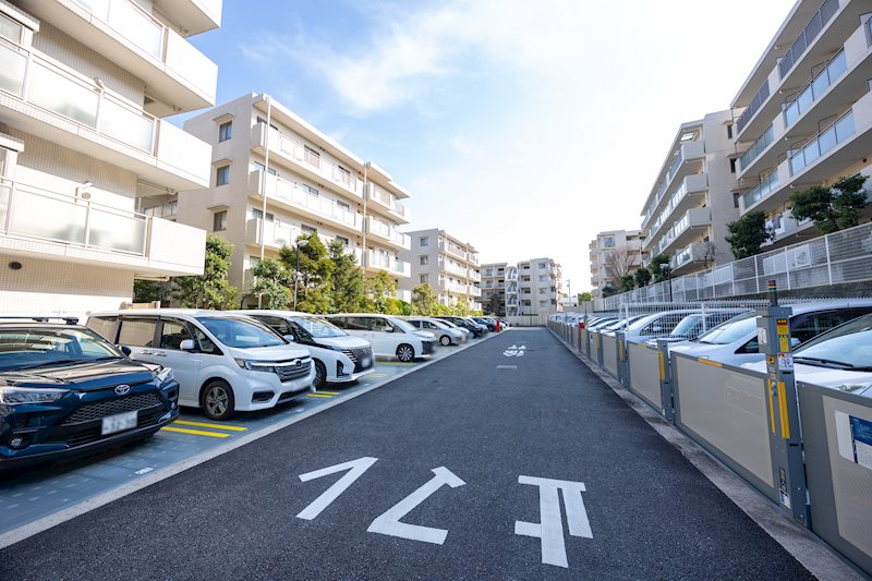パークコリーナ上大岡ブルックコート 共用部写真（駐車場）