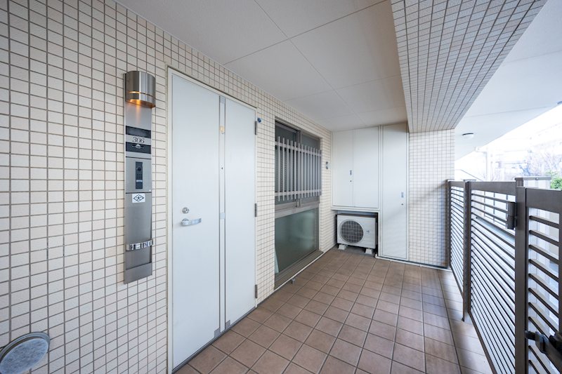 パークコリーナ上大岡ブルックコート 現地写真（玄関）