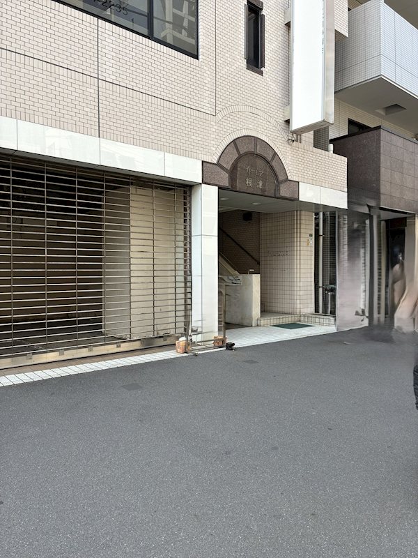 イトーピア根津 共用部写真（エントランス）