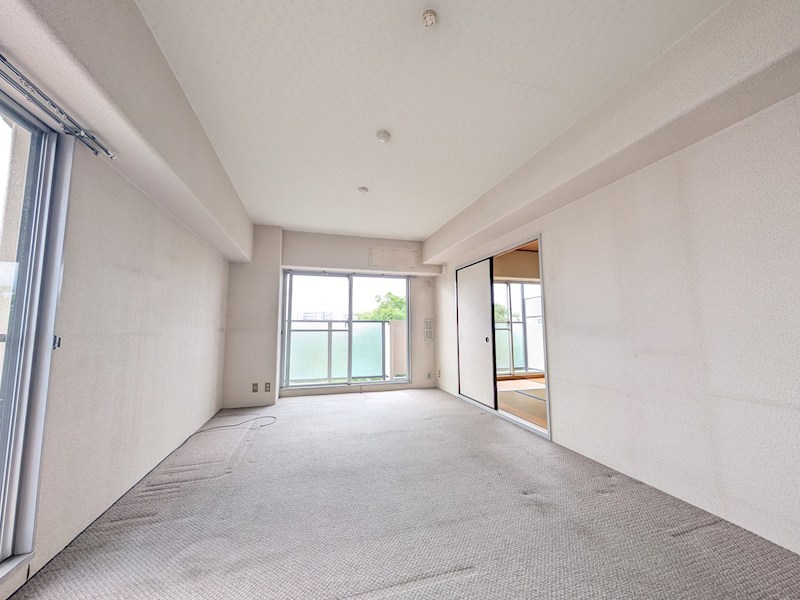 ユニハイム池田緑ヶ丘 内観写真（リビング）