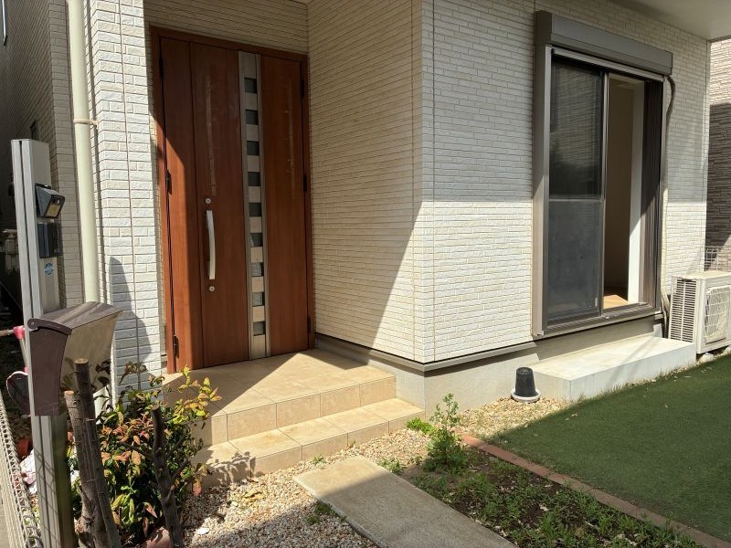 松戸市上本郷中古住宅 現地写真（玄関）